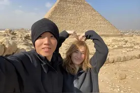 湖北95后小伙穷游世界，在西亚娶到白人美女，回国时已是一家三口图片