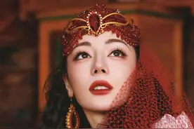 耀眼石榴花——迪丽热巴（不保存会后悔的）图片