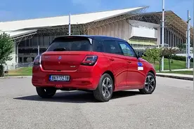 日本制造的超迷你车：铃木雨燕图片