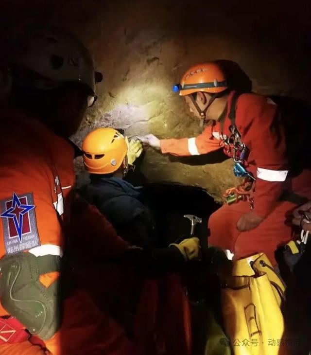 探秘阳城县横河银沙洞：地下深处的珠光宝穴与千年矿道