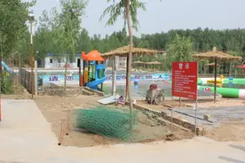 山东一男子擅自在卫河滩地建设游泳池，法院：刑事拘留，强行拆除违建游泳池图片