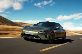 王化辟谣小米汽车工厂因车间高温等原因停工：7月交付还要提速，小米SU7继续单月交付破万图片