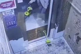 危险！家长28楼用铲子挡电梯门致幼童被困！物业：万幸没有坠落 律师：家长要赔偿电梯维修费用图片
