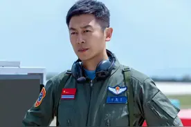 《海天雄鹰》大结局：吴强回归！秦大地放弃试飞，成着舰指挥员！图片