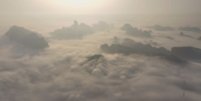 韶关晚秋“神仙景致”：云海、奇峰、秋叶奏响绝美“三重奏”！