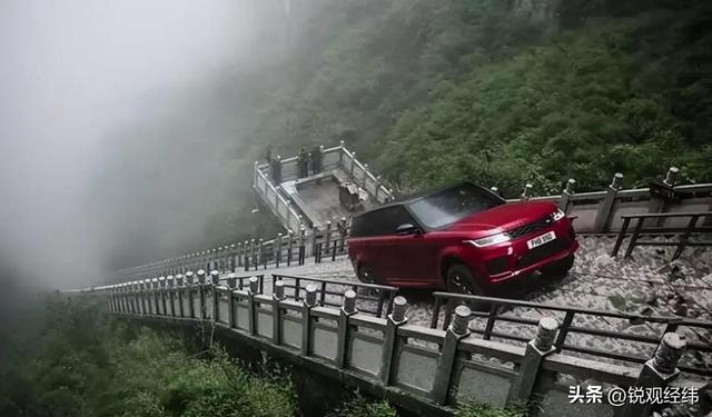 路虎当年封神，奇瑞如今翻车，车企测试变表演