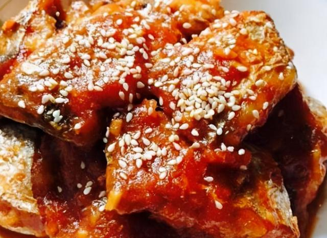 下班挤地铁，饿得前胸贴后背，却刷到外卖软件里一份凉拌金针菇