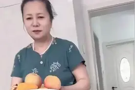 活久见！高中班主任变成了婆婆，女子躺着享受，婆婆还帮带娃图片