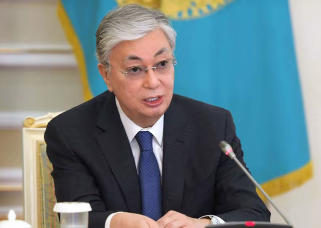 日本天皇亲自出山，对中国的反击正式开始，高市早苗憋出了一妙计