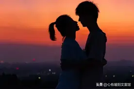 初恋重逢的感悟短句，初恋美好的唯美句子，回忆初恋往事感慨句子图片