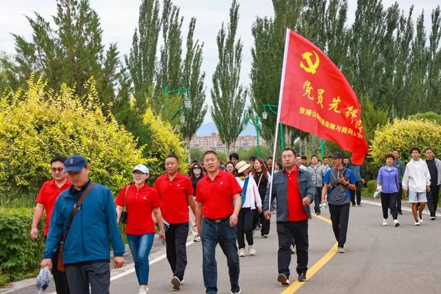 【组图】2025年“全民健身日”主题活动暨“中国体育彩票”第十五届张掖黑河湿地徒步健身活动举行