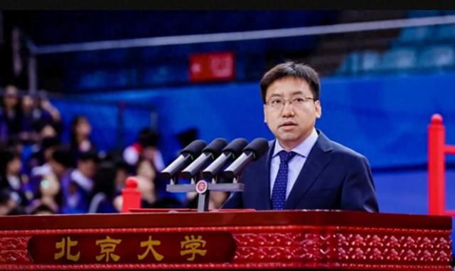 中国又出“新王炸”！美国人傻眼：封锁3年，竟养出个“怪物”？