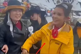 51岁朱迅现状：抗癌18年，今成女游客“救星”，她真的在努力生活图片