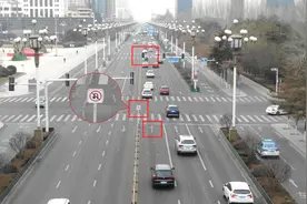 畅通鹿城｜“护栏后撤”如何掉头？看完秒懂图片