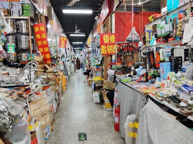 走遍济南:长途汽车站斜对过有个中恒商城