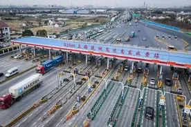 高速自由梦碎？为啥一边取消省界收费站，一边新增十几处收费站？图片