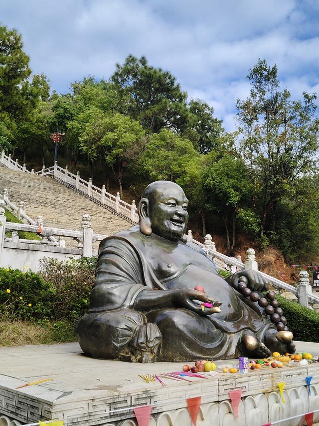 南行漫记：游锦屏山，看世界第一大弥勒佛。