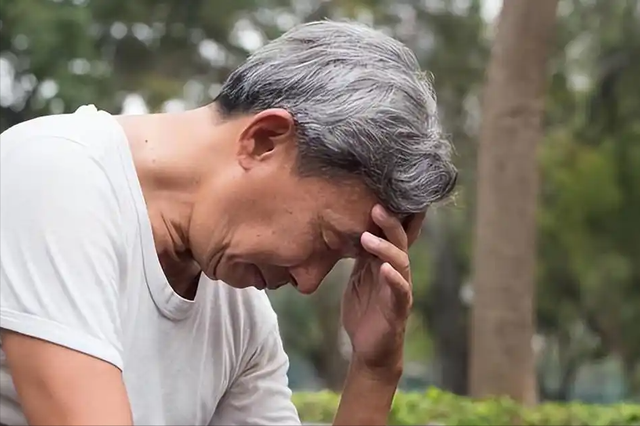 医生发现：每天坚持慢跑的老人，不出一年时间，肝脏或有4种变化