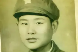 1972年我应征入伍，到部队还不满1年，营长就让我回家探了亲图片