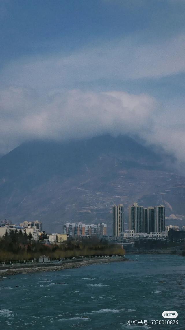 旅游新宠！成都最快1h可达的10个川内宝藏县城，景色封神！好吃好耍！你最想去哪个？