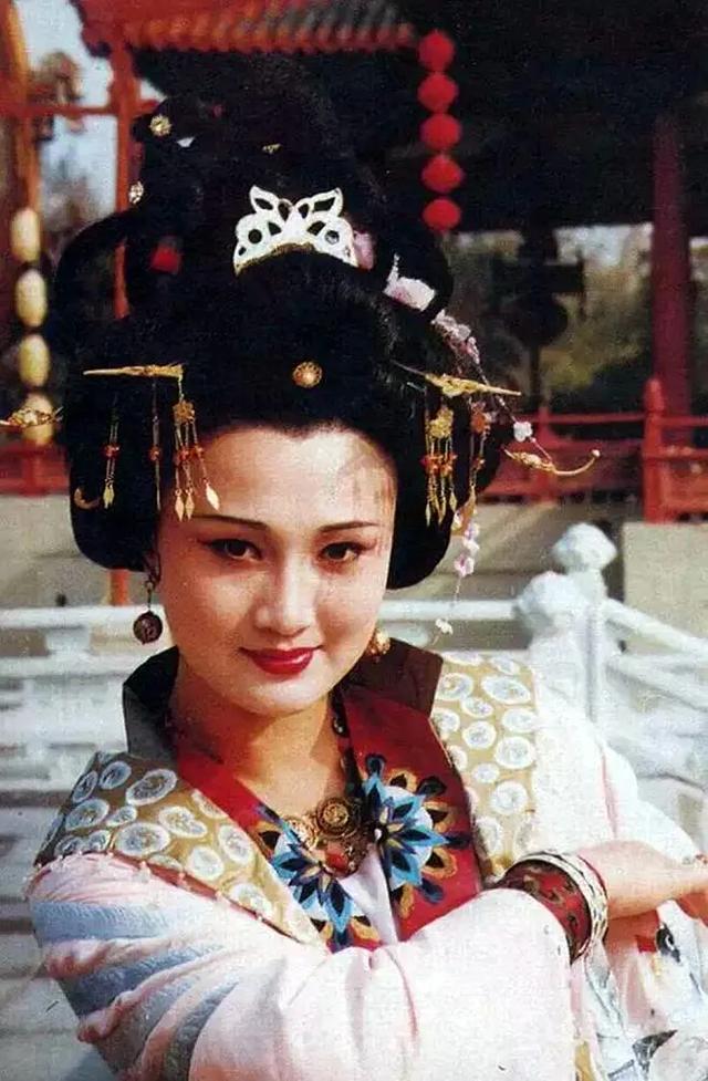 杨玉环陵墓出土，专家打开棺椁后发现，千年前的“传言”或被证实