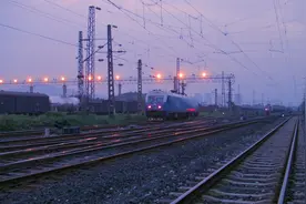 原来的重庆西站停用已经十年了 原址已经成为动车组整备的地方图片