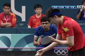 太酷啦，印度大叔无奈摆手摇头，马龙王楚钦樊振东男乒团胜印度队图片