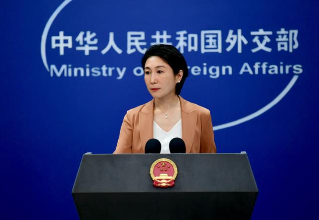 拿到稀土后，美国对华定位变了，3次下重手，逼中国付出更高代价