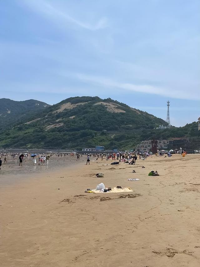 江苏有座海滨小城，4月鲜花开满山头，却被99%的游客路过