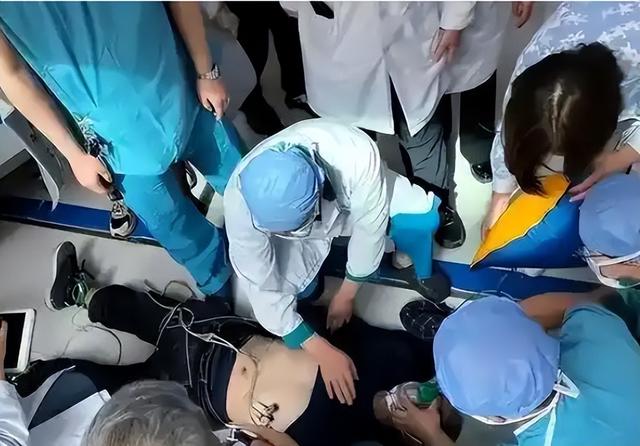 10亿身家换不来10分钟！刚签大单就突然猝死，他的悲剧戳中多少人