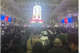 上海虹桥站内女子一个转身，吓出冷汗！紧急提醒→图片