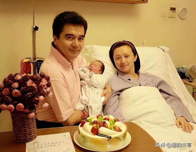 演都不演了！何晴葬礼结束不到24小时	，恶心事情发生，还不止一件