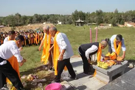上坟祭祖，祭祀供品摆放几样，怎么摆有什么讲究图片