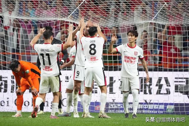 随着国安4-0三镇，中超积分榜更新：前4仅差2分，保级区混战升级
