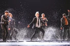 相逢在《雨中》俄罗斯型男水舞团WetMen滨州首秀图片