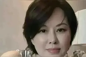 我和吴姐做了5年工厂露水夫妻，回乡路上，她让我看包里的东西图片