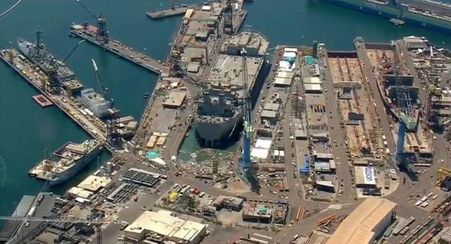 一边造复古战列舰，边拿海警船冒充护卫舰？特朗普想打造黄金舰队