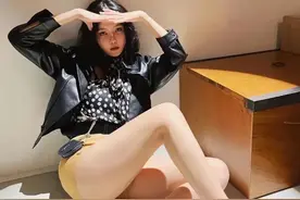 韩国女神！这腿比我命都还要长。图片