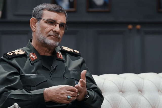 伊朗少将亮新牌：AI导弹当火眼金睛，波斯湾安全岂容外人搅浑水！