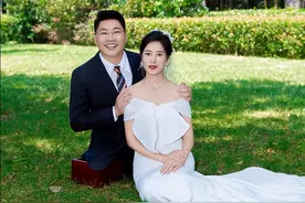 山东无腿小伙娶河南美女，生下一儿一女，网友质疑：是亲生的吗？图片