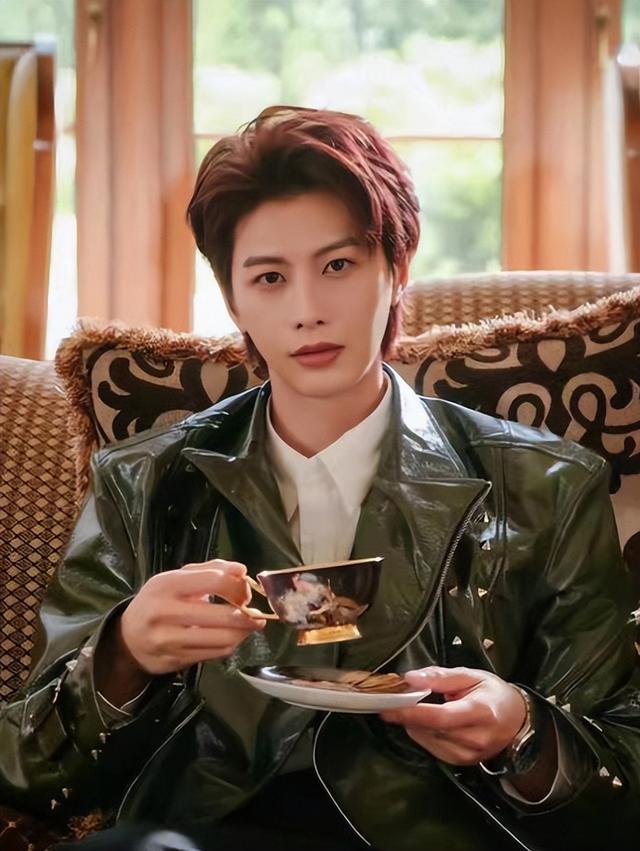 不到72小时3大瓜！代孕插足	，吃禁药、睡女星，连郭晶晶也"遭殃"