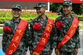 大学生毕业当兵，为何要干到4期军士，才能政府安排工作？图片