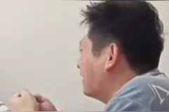 改论文哪有不疯的！导师连改20名学生论文崩溃嚎叫图片