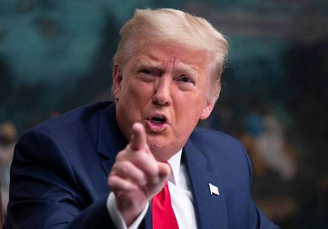 把黄仁勋押入监狱，反华鹰派怒火被点燃，美国一口气制裁千家中企