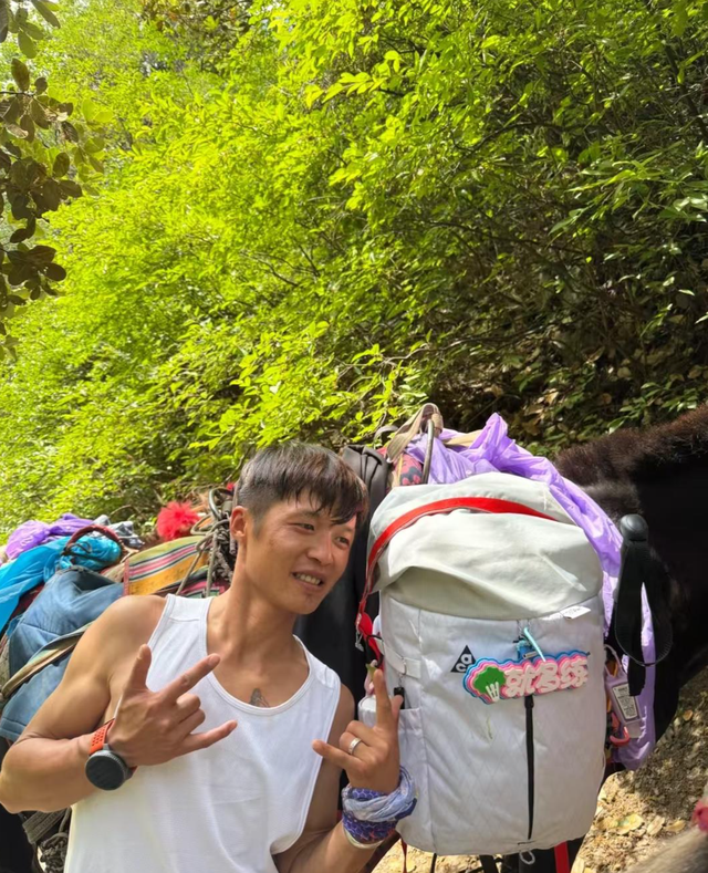 男子徒步雪山失联 女友悬赏20万找人