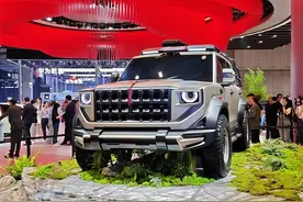 得卖多少钱才合适 红旗首款硬派越野车亮相：四电机的巨无霸图片
