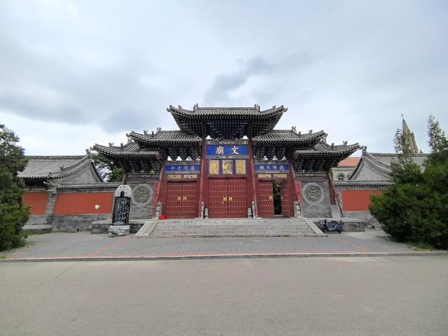 朔州古城全是夯土墙，没有刻意修复，是我看到的最原始的古城墙