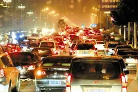 临沂将成山东第五个“双牌”城市：汽车保有量超330万辆，启用鲁W图片