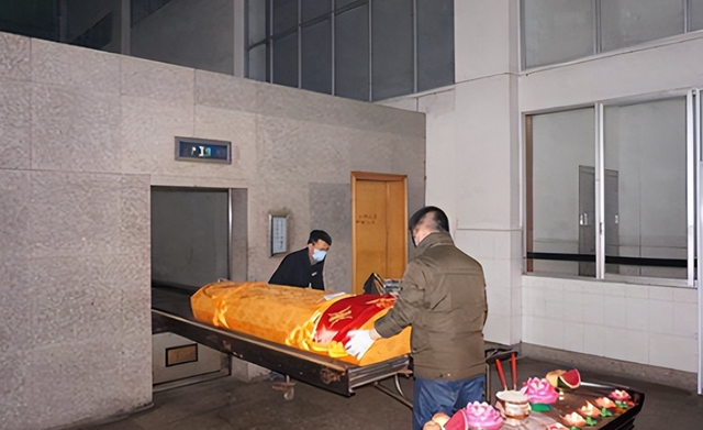 火化尸体时，炉子里传来哭喊声？工作人员：并非迷信，有科学依据