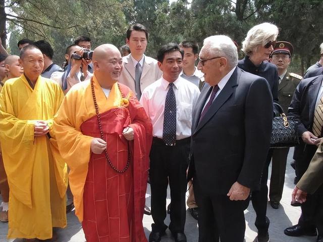 拔出萝卜带出泥！释永信下马，举报人被扒惊天丑闻，难怪会被开除
